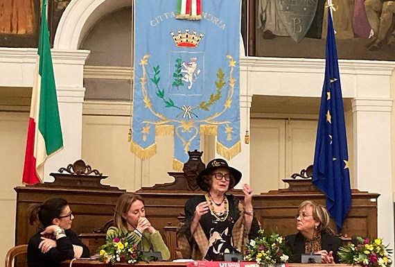 Bianca Tragni presenta 